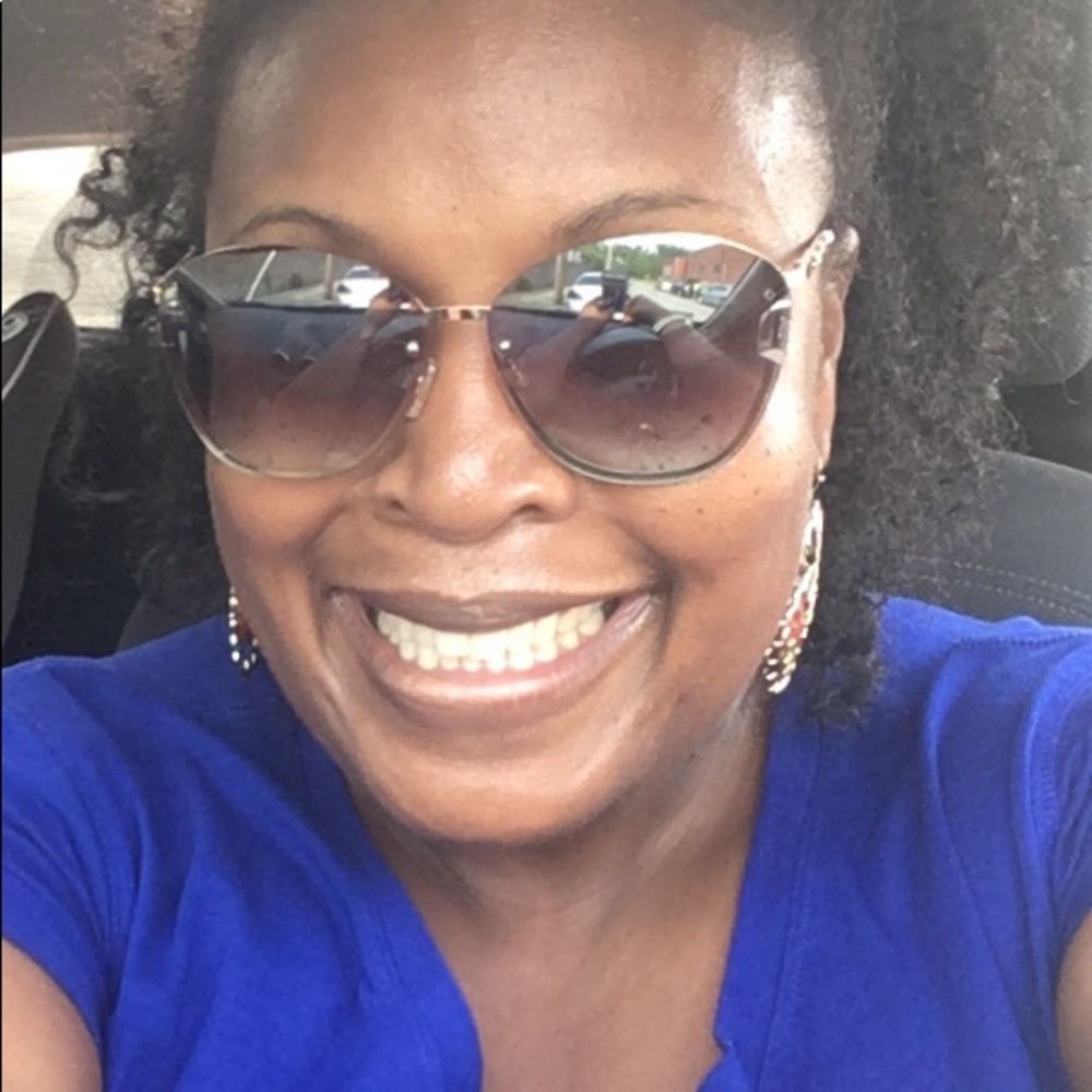 Meet your Posher, Veronica